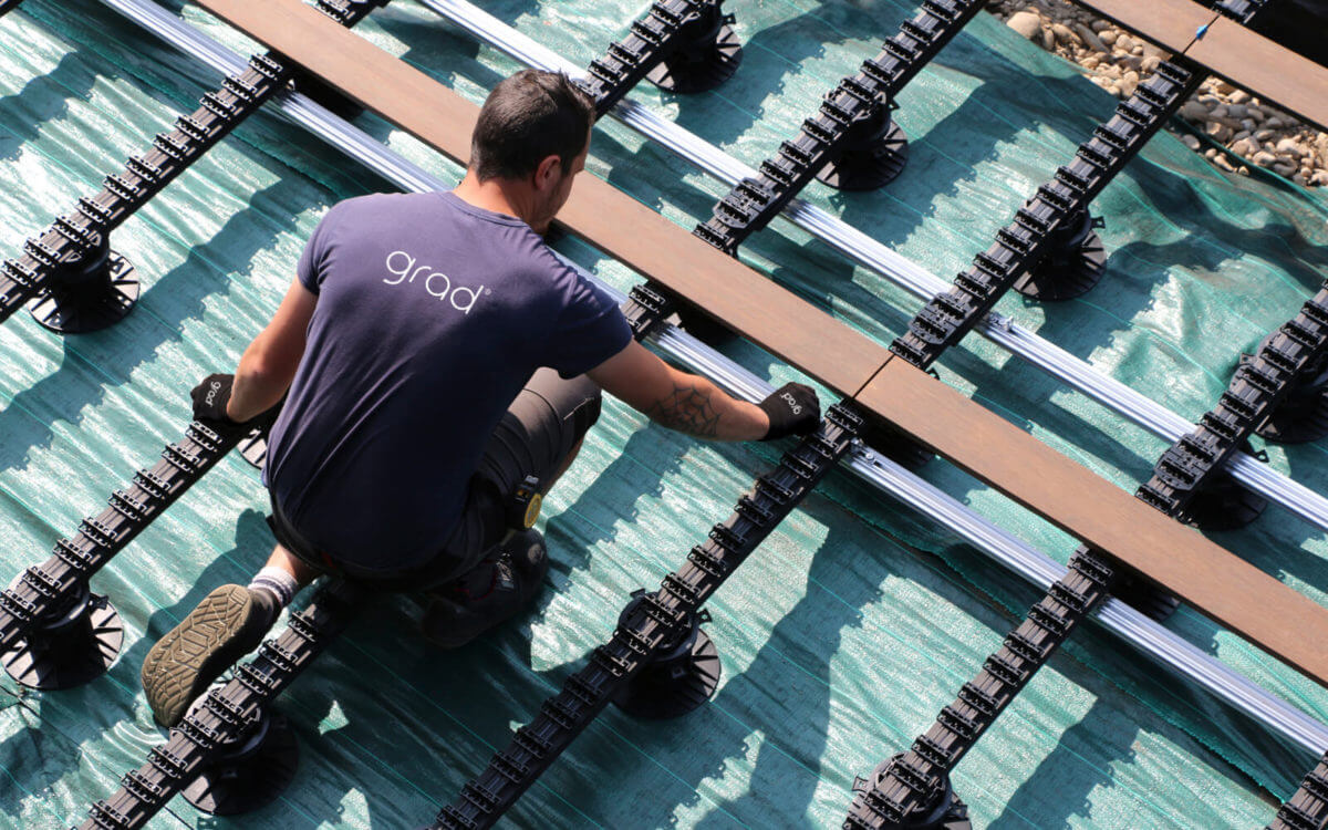 Pose de terrasse à clipser Grad